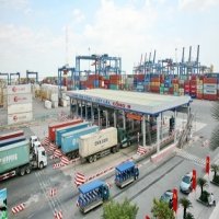 Vietnam’s exports surge 4.7 percent in four months